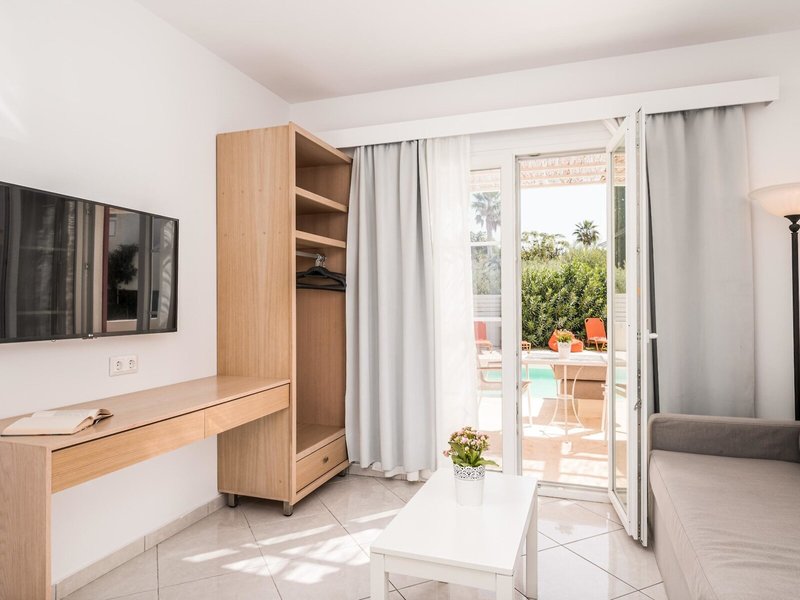 Hydrele Beach & Samian Blue Village 25