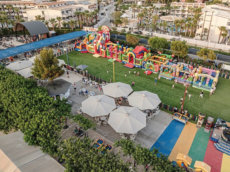 Caretta Beach Holiday Village 13