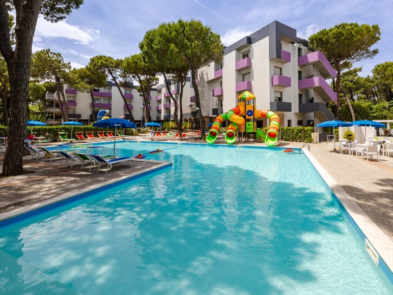 Color Bay Village 1