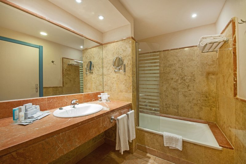 Iberostar Waves Playa Gaviotas 35