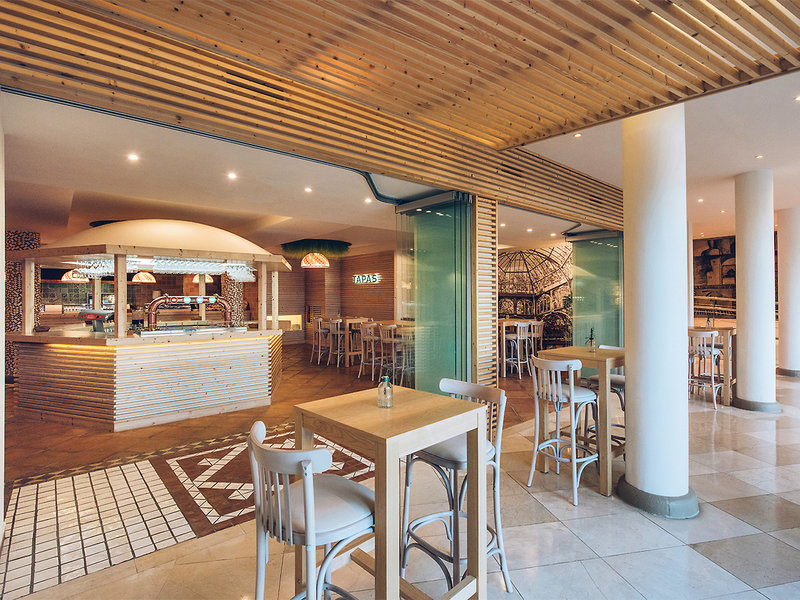 Iberostar Waves Playa Gaviotas 19