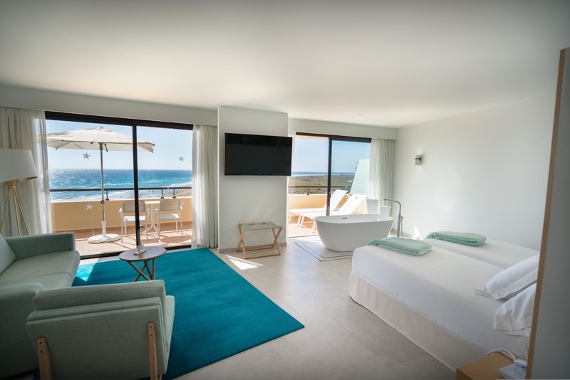 Iberostar Waves Playa Gaviotas 39