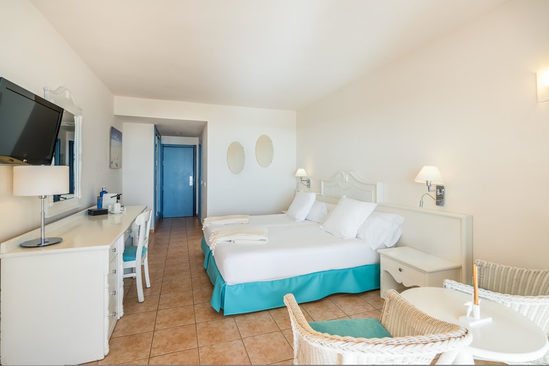 Iberostar Waves Playa Gaviotas 13