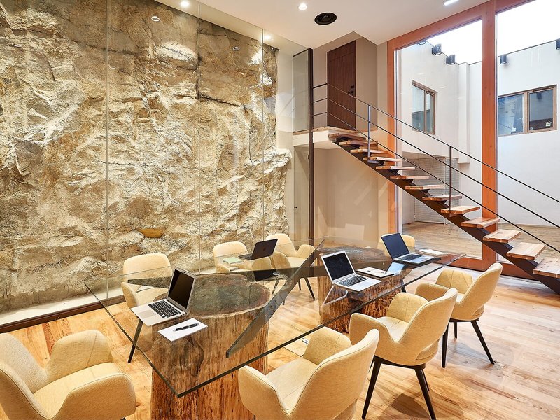 The Log Porto Hotel 4