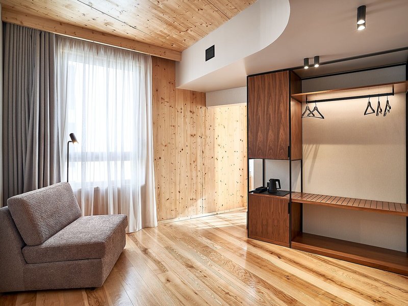 The Log Porto Hotel 5