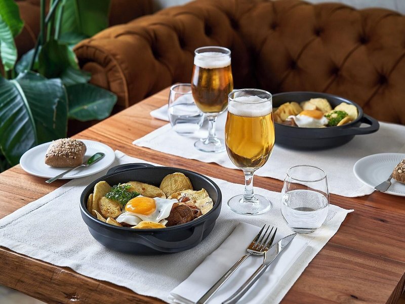 The Log Porto Hotel 8