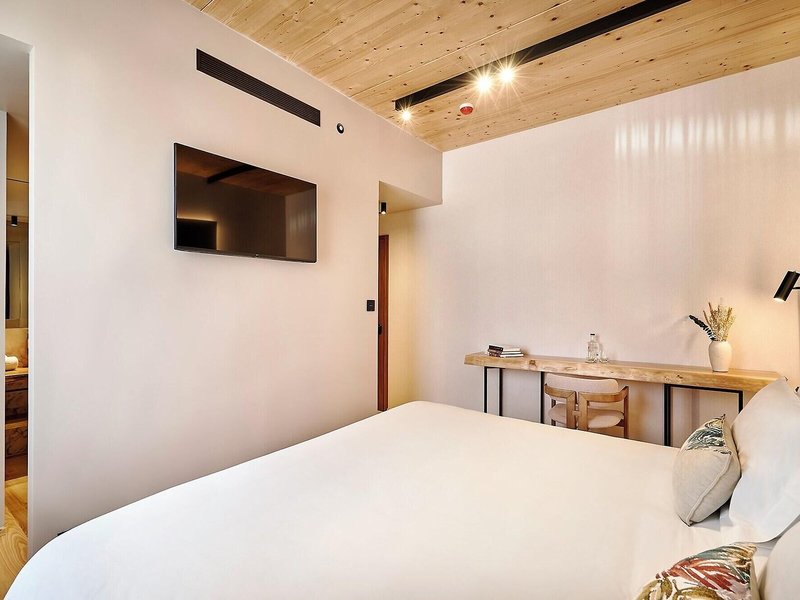 The Log Porto Hotel 18