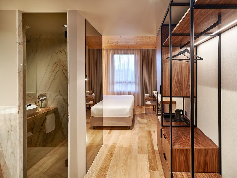 The Log Porto Hotel 25