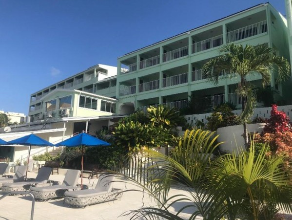 Coconut Court Beach Hotel 1