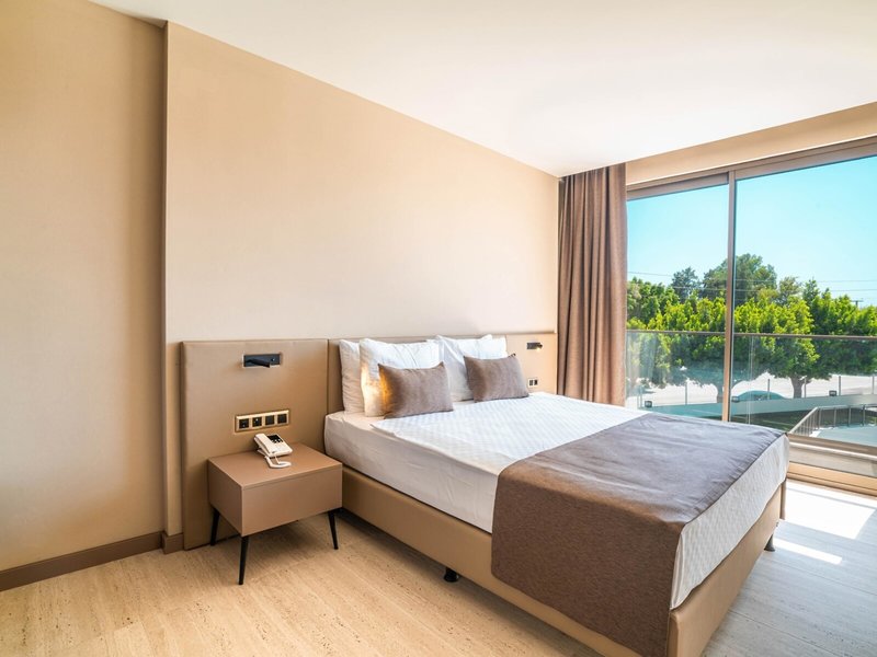 Prive Suite Side & Spa Hotel 16