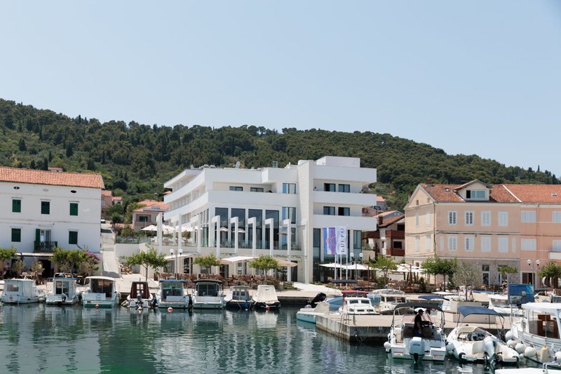 Hotel Preko Ugljan Island, Curio Collection by Hilton 3