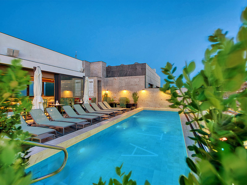 VITA Hotel & Rooftop 9