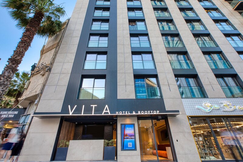 VITA Hotel & Rooftop 13
