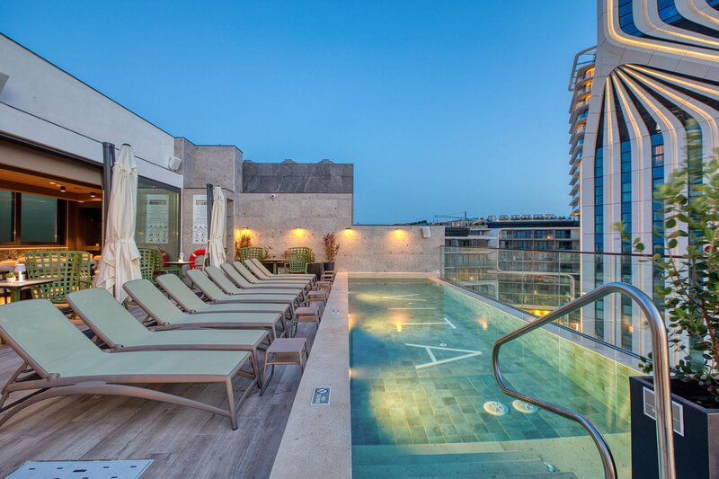 VITA Hotel & Rooftop 18