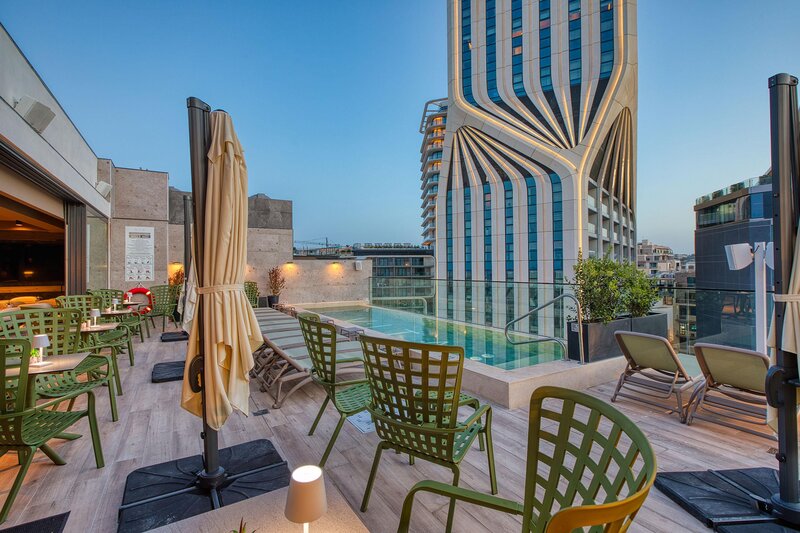 VITA Hotel & Rooftop 32