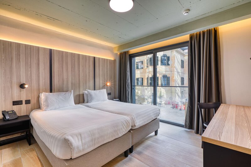 VITA Hotel & Rooftop 42