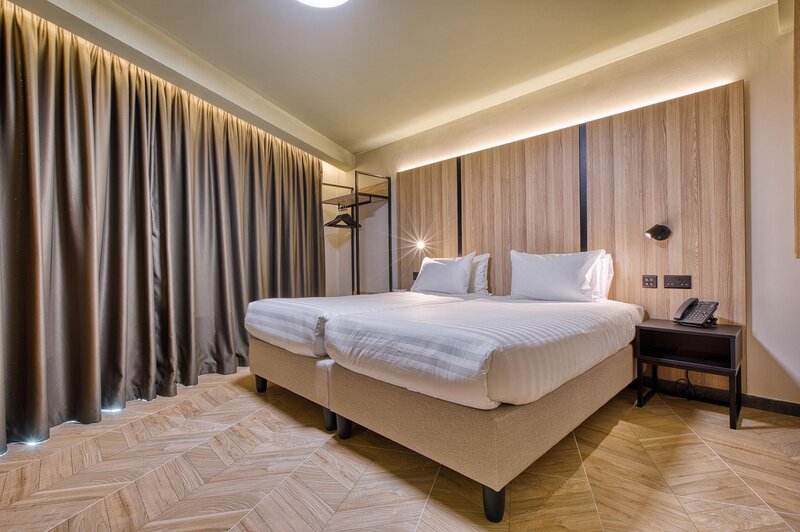 VITA Hotel & Rooftop 44