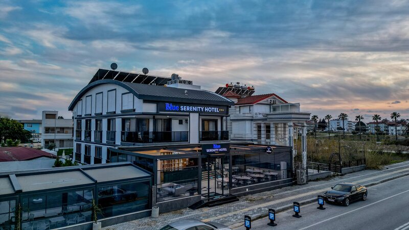Side Blue Serenity Hotel 6