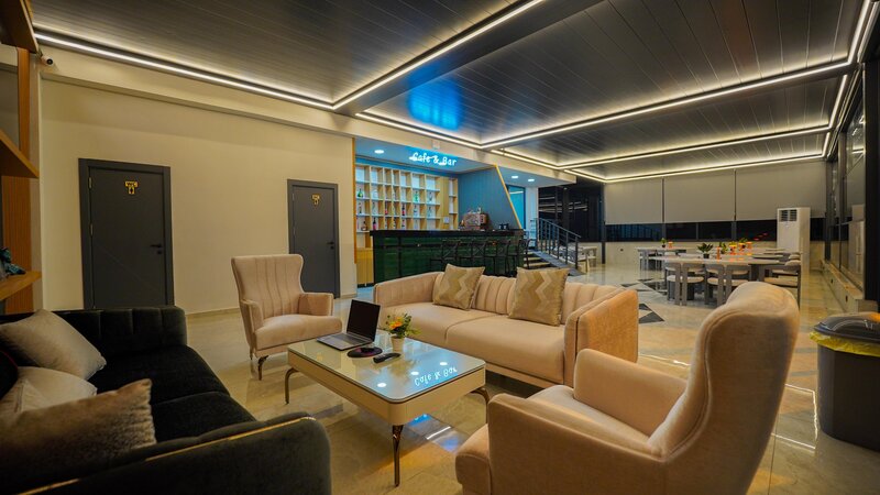 Side Blue Serenity Hotel 10
