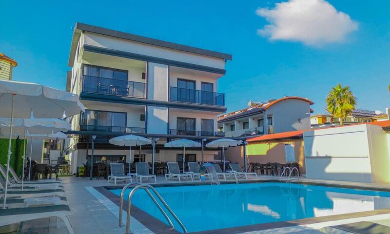 Side Blue Serenity Hotel 22