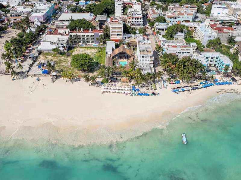 Areia Beach Front Hotel 3