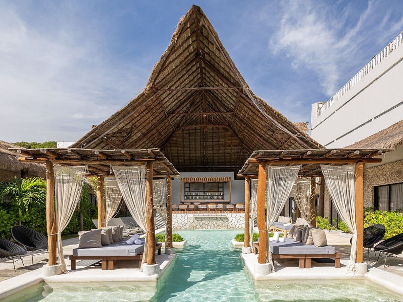 Areia Beach Front Hotel 9