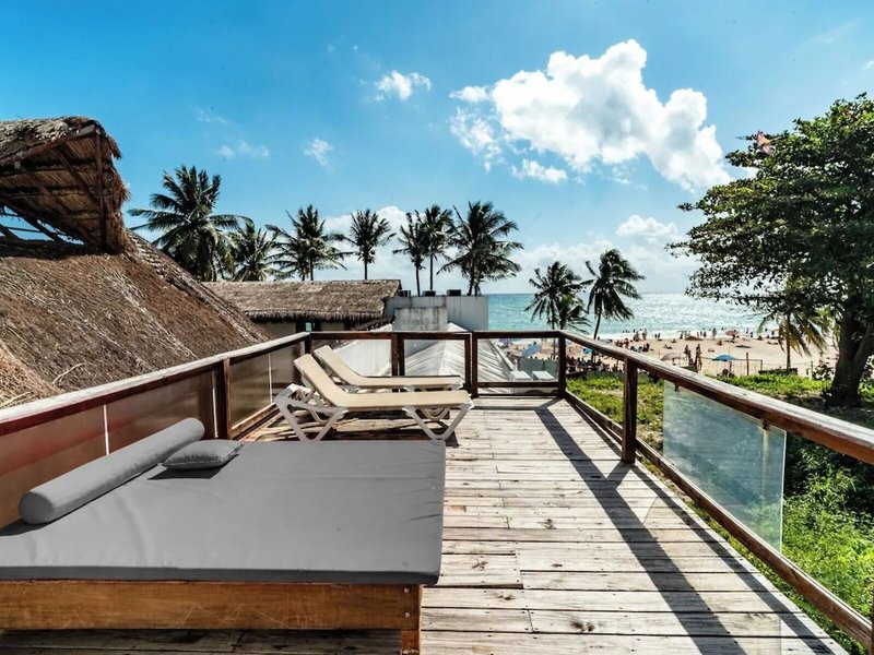 Areia Beach Front Hotel 12