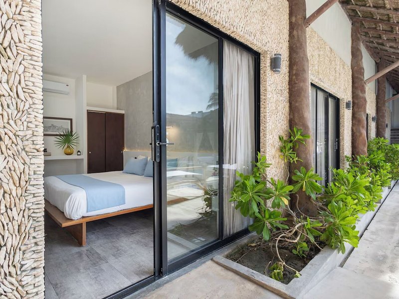 Areia Beach Front Hotel 19