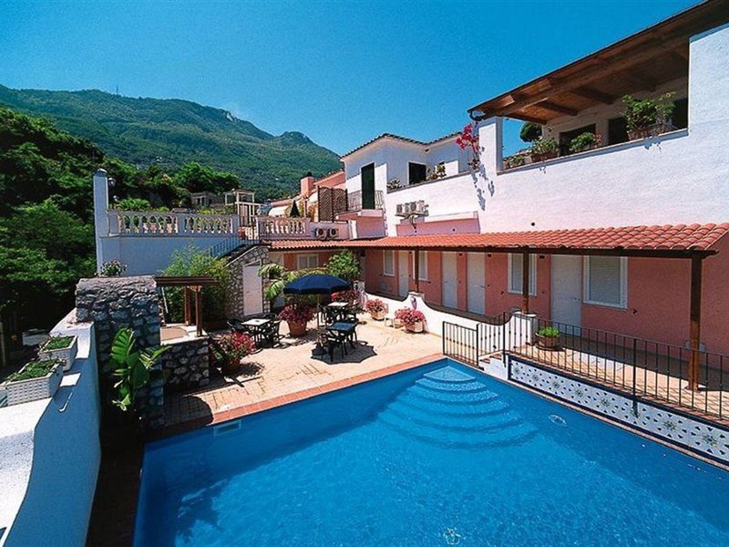 Il Nespolo 2