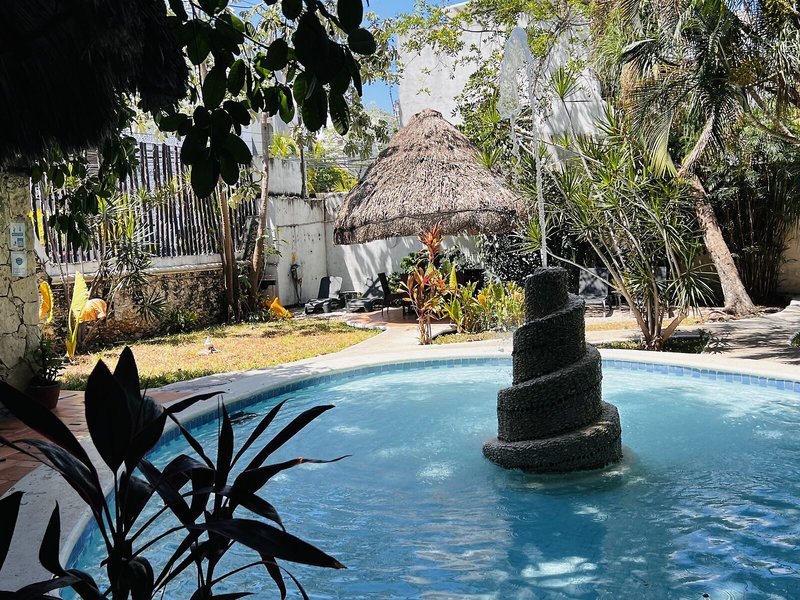 Mayan Art Hotel 10 Avenue 1