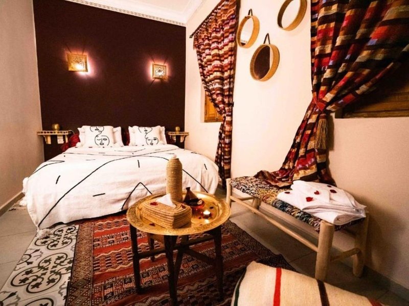 Riad Kiyanjana 9