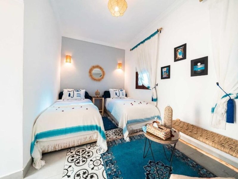 Riad Kiyanjana 10
