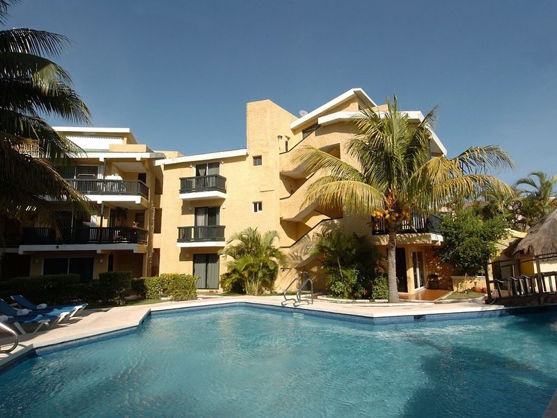 Beach House Imperial Laguna Cancun Hotel by Faranda Hotels 1