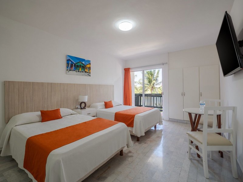 Beach House Imperial Laguna Cancun Hotel by Faranda Hotels 6