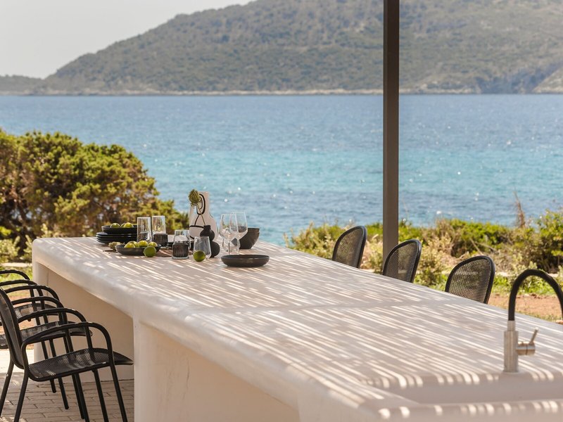 Mast Luxury Residences 14