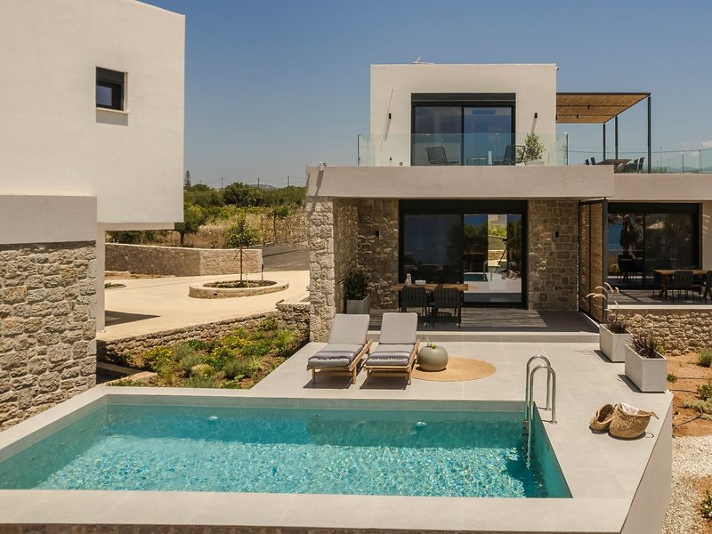 Mast Luxury Residences 18