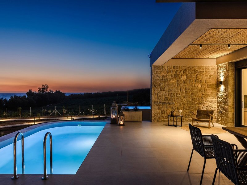 Mast Luxury Residences 26