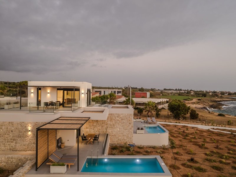 Mast Luxury Residences 33