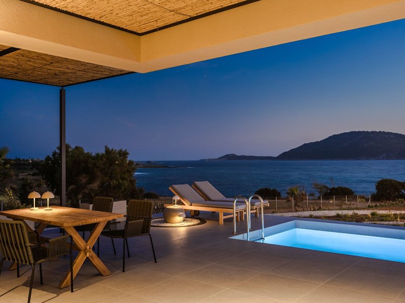 Mast Luxury Residences 35