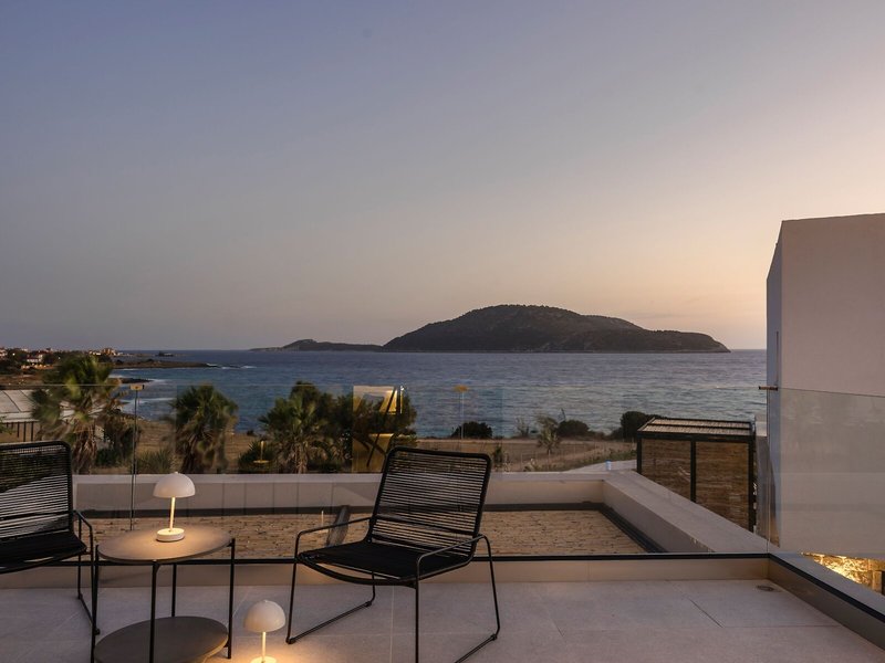 Mast Luxury Residences 38