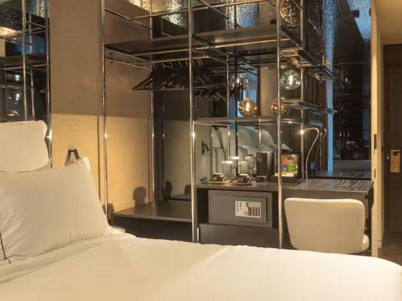 Adia Aluma Athens Curio Collection by Hilton 23