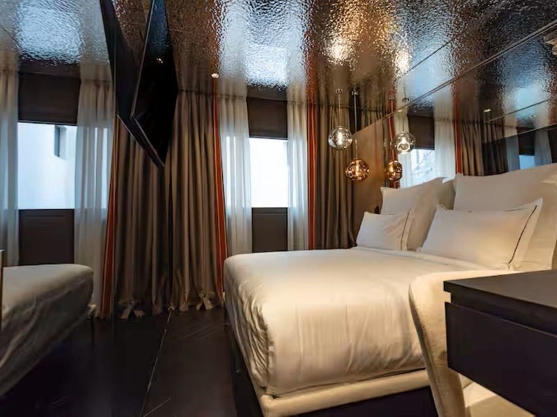 Adia Aluma Athens Curio Collection by Hilton 26