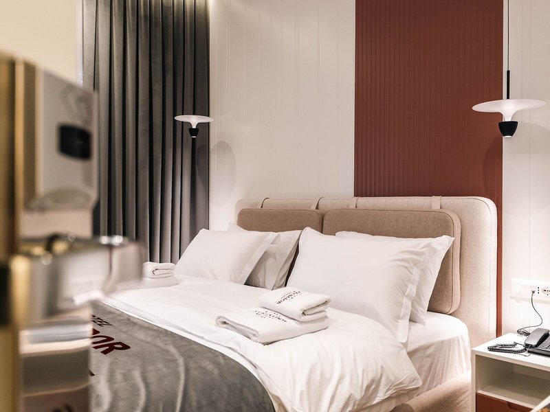 Ambasador Hotel 50