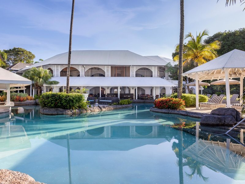 Colony Club by Elegant Hotels 1