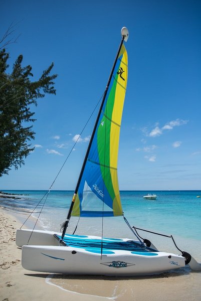 Colony Club by Elegant Hotels 11