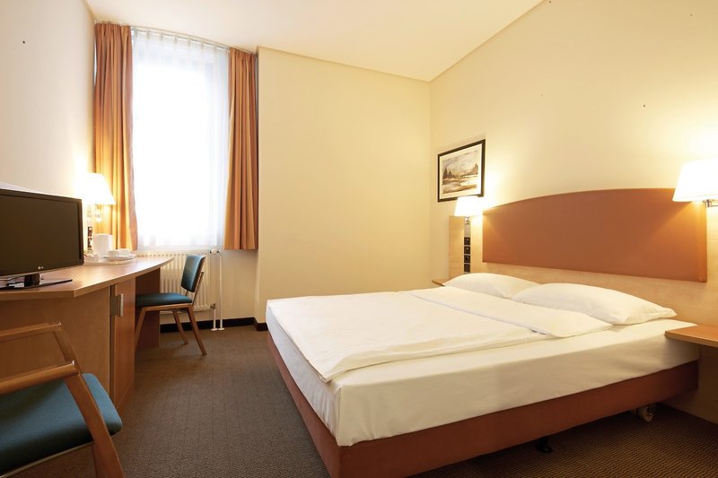 IntercityHotel Berlin Ostbahnhof 2