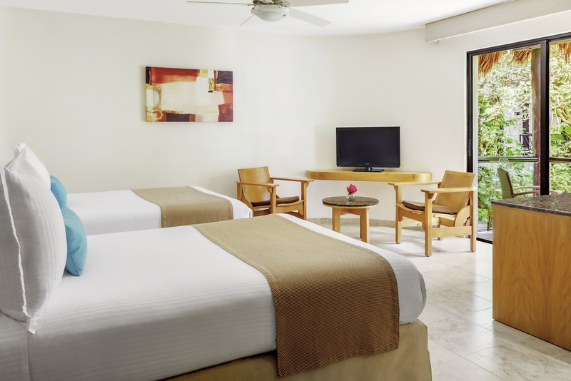The Reef Playacar Beach Resort & Spa 11
