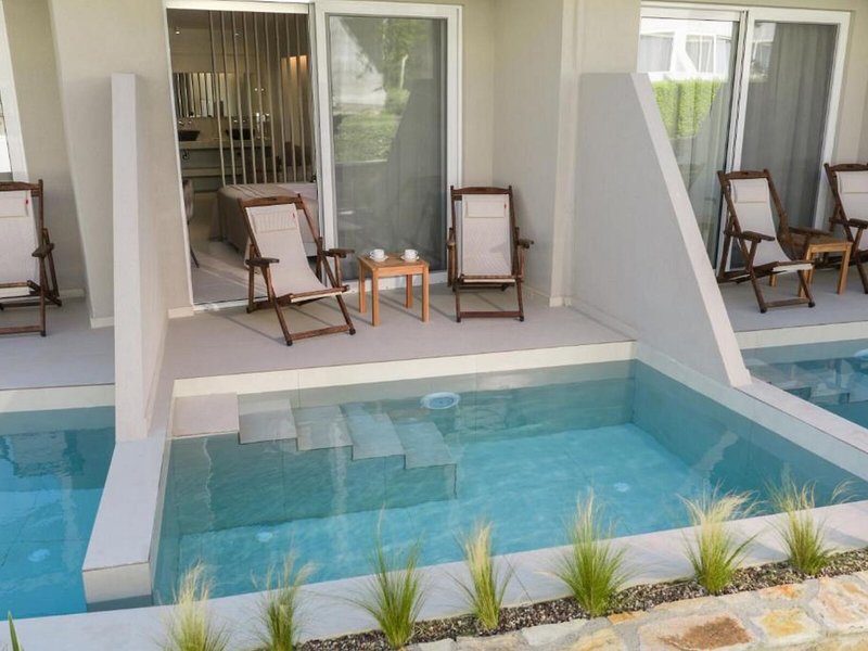 Golden Coast Suites