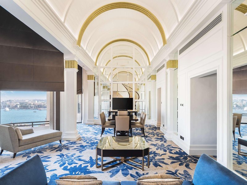 Radisson Blu Dubai Deira Creek 16