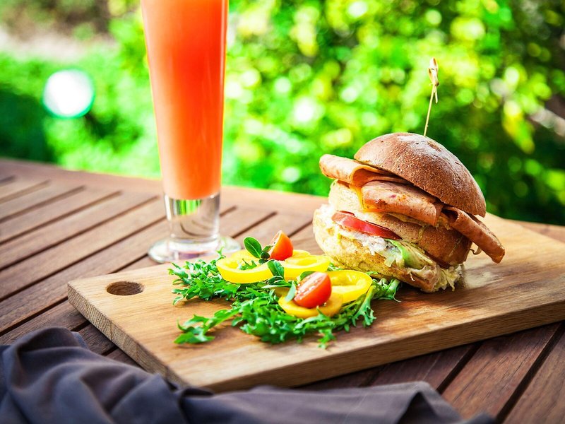 Radisson Blu Dubai Deira Creek 23